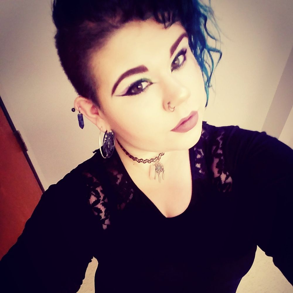 Meet your Posher, Kayla